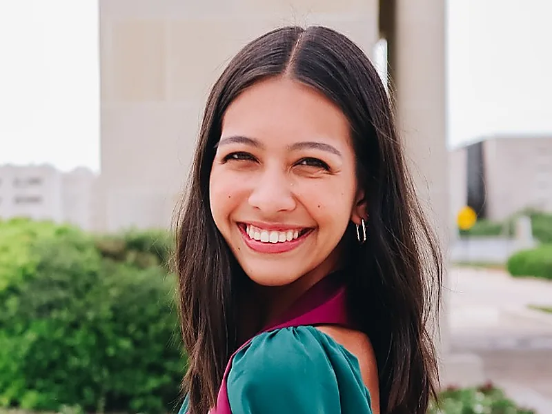 Emily McLeod headshot